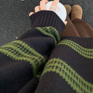 
Round neck pullover sweater for women in autumn and winter 2025 new style lazy high-end thickened inner base sweater