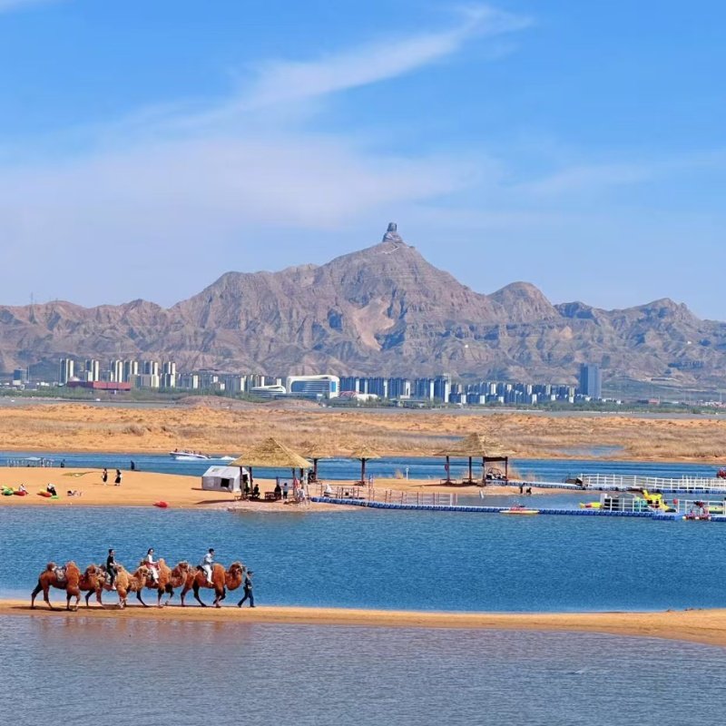 【银川内蒙2日游】梦幻峡谷+甘德尔山+乌海湖+拉僧庙