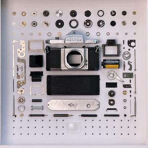 
Truth camera disassembly and disassemble the finished decorative painting, mounting painting hanging painting ornaments, retro film camera handmade photo frame