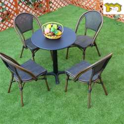 Balcony small tables and chairs, outdoor courtyard garden tables and chairs, coffee shop chain small coffee tables, rattan chairs, casual mesh tables and chairs.
