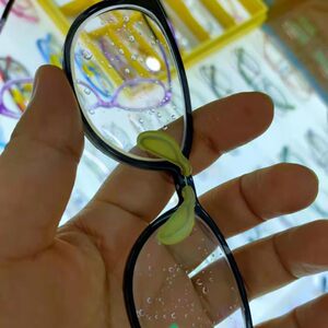 Glasses silicon glue nose inserted myopia eyes frame accessories semi -moon -shaped nasal cushion sleeve soft glue nose wrap