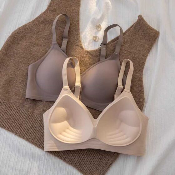 
Pull-up underwear a women's small breasts are gathered up and made larger, seamless adjustable anti-sagging fixed cup bra for women