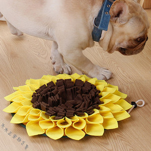 
Pet dog sniffing pad cat bite-resistant to consume energy to decompress slow food educational toy blanket British short teddy sniffing bowl