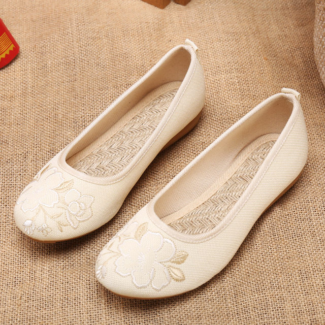 Spring and summer old Beijing cloth shoes women's shoes retro embroidered shoes non-slip flat Hanfu dance ethnic style women's singles shoes