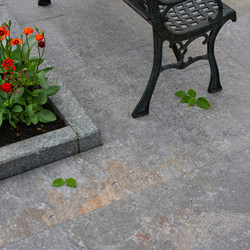 Classical Retro Old Slate Brick Courtyard Anti-Slip Wear-Resistant Quartz Brick Garden Villa Terrace Garden Yard Paving Stone