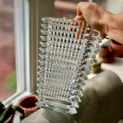 Raw Crystal Vase, Dazzling Ornament for Living and Dining Room Decoration, High-End Light Luxury Glass Flower Arrangement Vessel, Large Size, Handmade