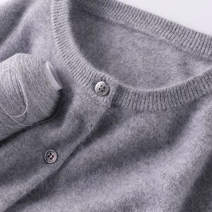 Extreme temperament! Customized autumn and winter 2025 pure wool cardigan for women round neck men short knitted sweater loose and trendy outside