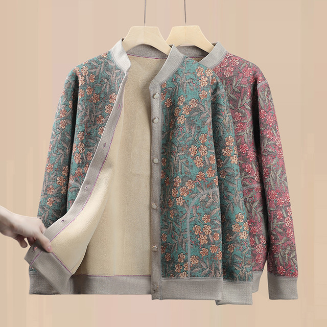 Warm clothes for middle-aged and elderly women, grandma's autumn and winter coats, thickened velvet, mother's style tops, cardigans for the elderly