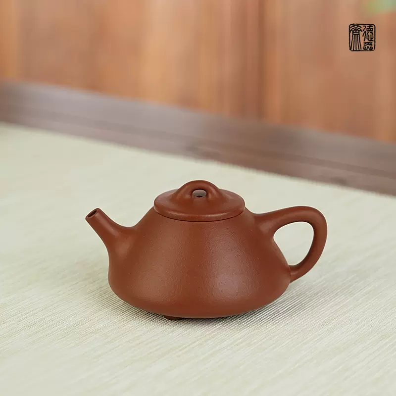 中國 紫砂壶 60 70年代 中國宜興 一厂紫砂】70年代，红清水泥，6杯[请饮]