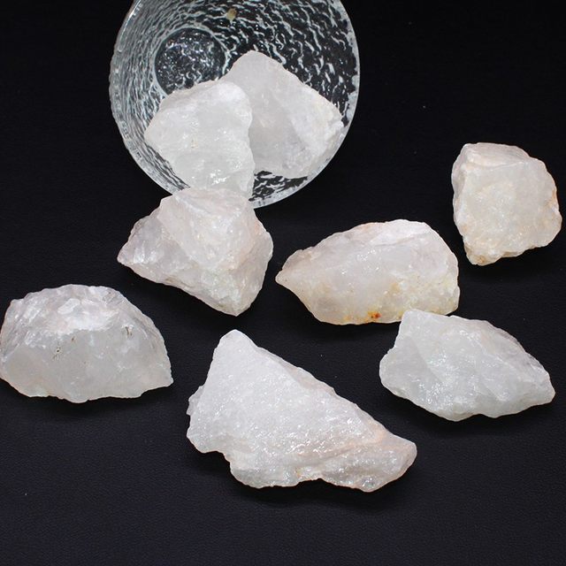 
Yi Jingyuan natural quartz stone crystal raw stone ornaments large fish tank decoration home decoration living room gardening stone