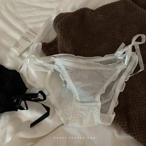 Pure desire ceiling black and white series cute Bikini lace small sexy low -waist girl underwear
