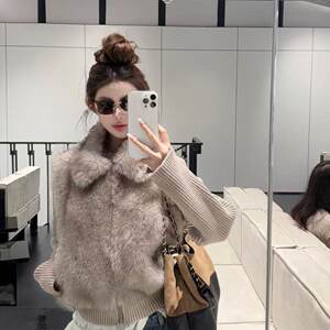 
2025 winter new style young fashionable eco-friendly fur coat for women short style small knitted sleeves detachable