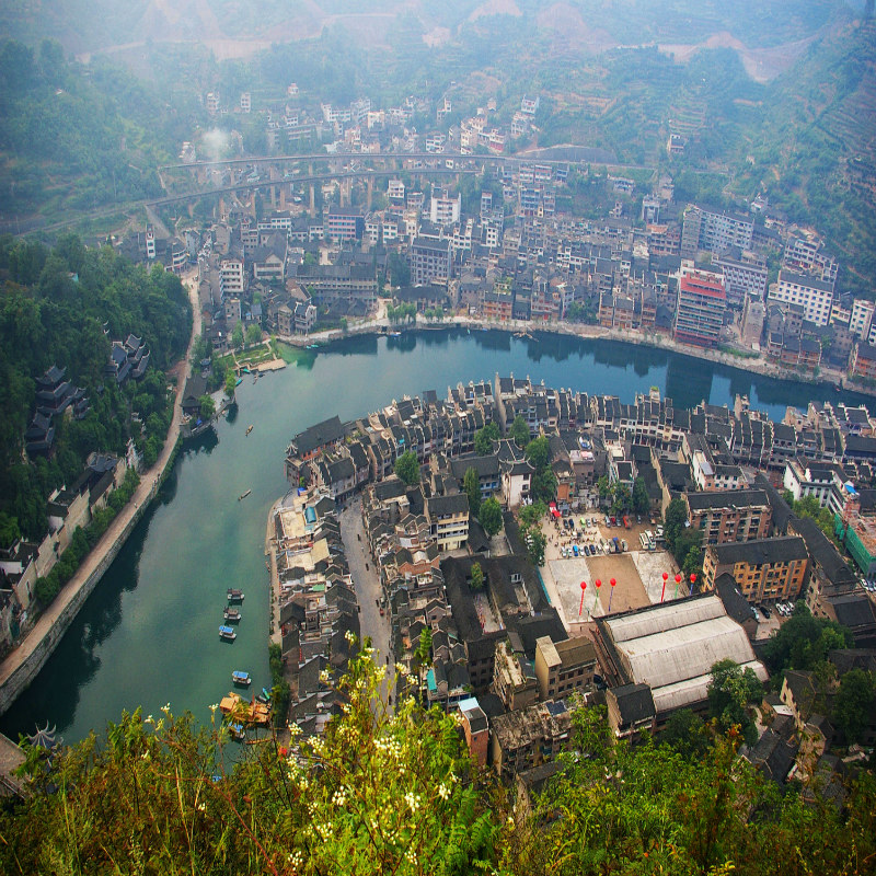6人团贵州纯玩旅游5天4晚游安顺黄果树西江苗寨梵净山镇远古城