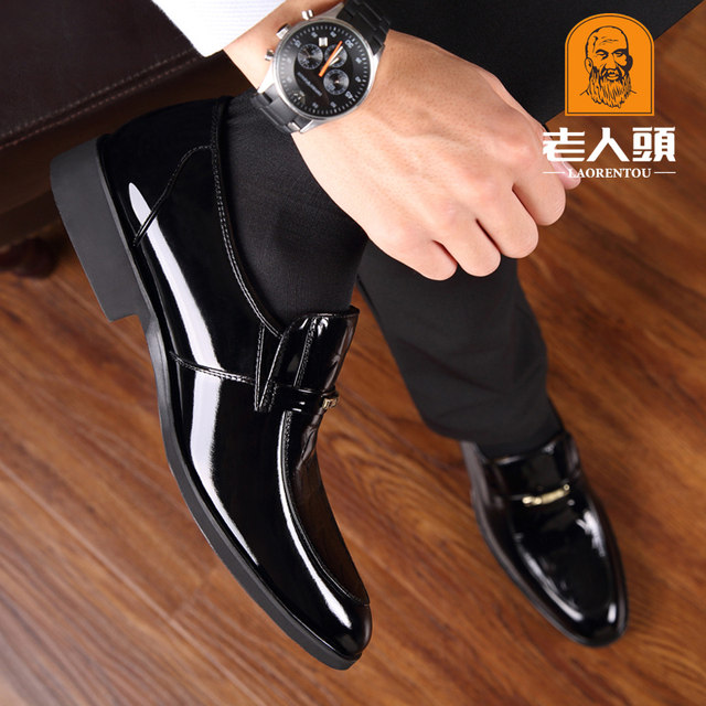 Winter Elegance: Business Formal Leather Shoes Ideal for Weddings.