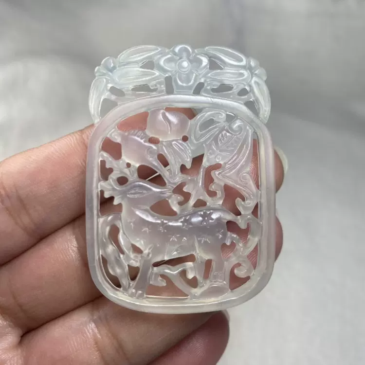 天然岫玉 年年有餘 賞物 擺件 高15cm 幅12cm  岫玉180山水花玉摆件：自然之美，家中一景！天然岫玉的收藏级艺术品