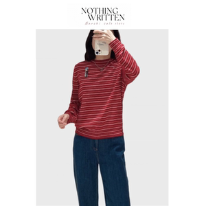 
[Ready Stock] Nothing Written Narchi Striped Pullover Round Neck Brooch Decorated Knit Sweater