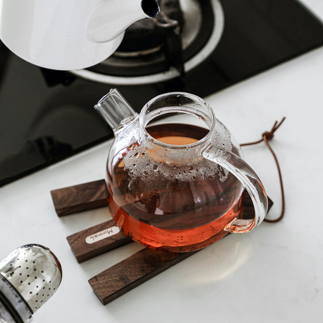 Illustration of Minimalist Furniture Insulation