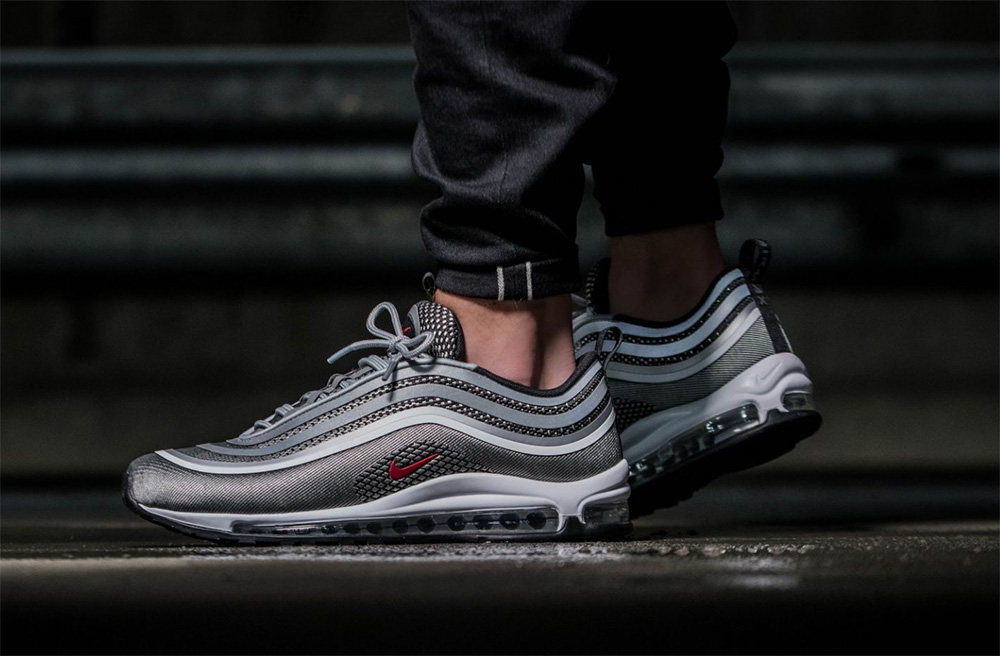 灵感来源人体解刨学,突破传统,采用前后双air-sole气垫,彻底改变了