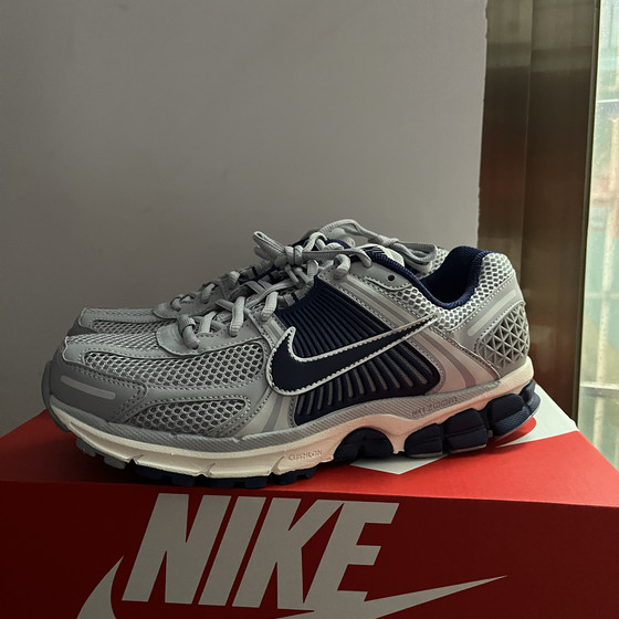 
Nike Air Zoom Vomero 5 fast foam, comfortable, non-slip and wear-resistant, low-top casual running shoes