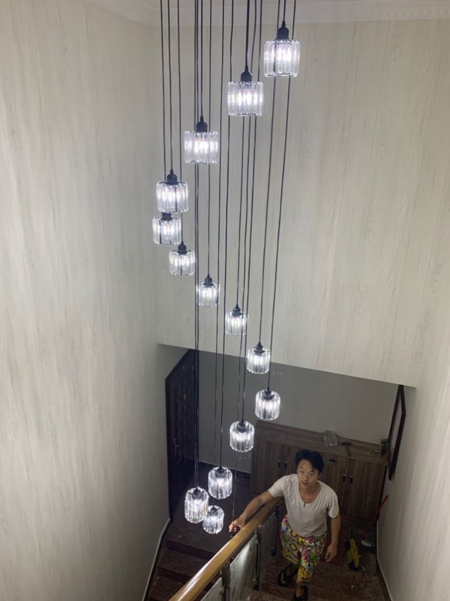 クリスタル階段シャンデリア - モダンな長い二層ロフト照明