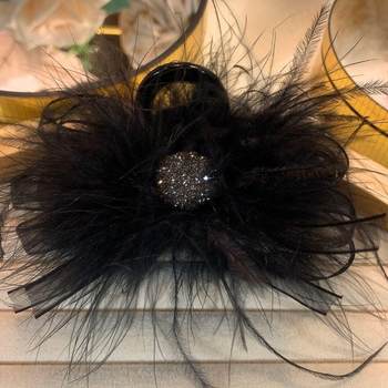 2023 new bow feathers grab the female back of the head of the head of the head of the autumn and winter high -level sense shark clip card hair fur hair clip