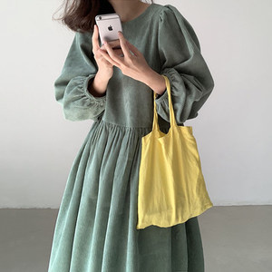 South Korea Chic retro lazy wind round neck folds, high waist loose long long bubble sleeve corduroy dress female