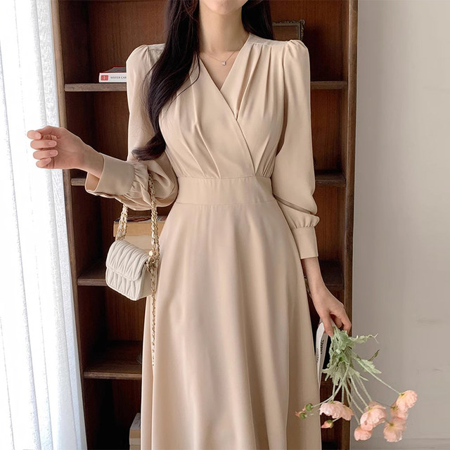 South Korea Chic Autumn French Fresh Fresh V -neck wrinkles design feel ...