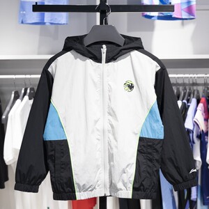 
Li Ning Boys Sports Trench Coat 2024 Autumn New Basketball Series Loose Casual Hooded Jacket YFDU205