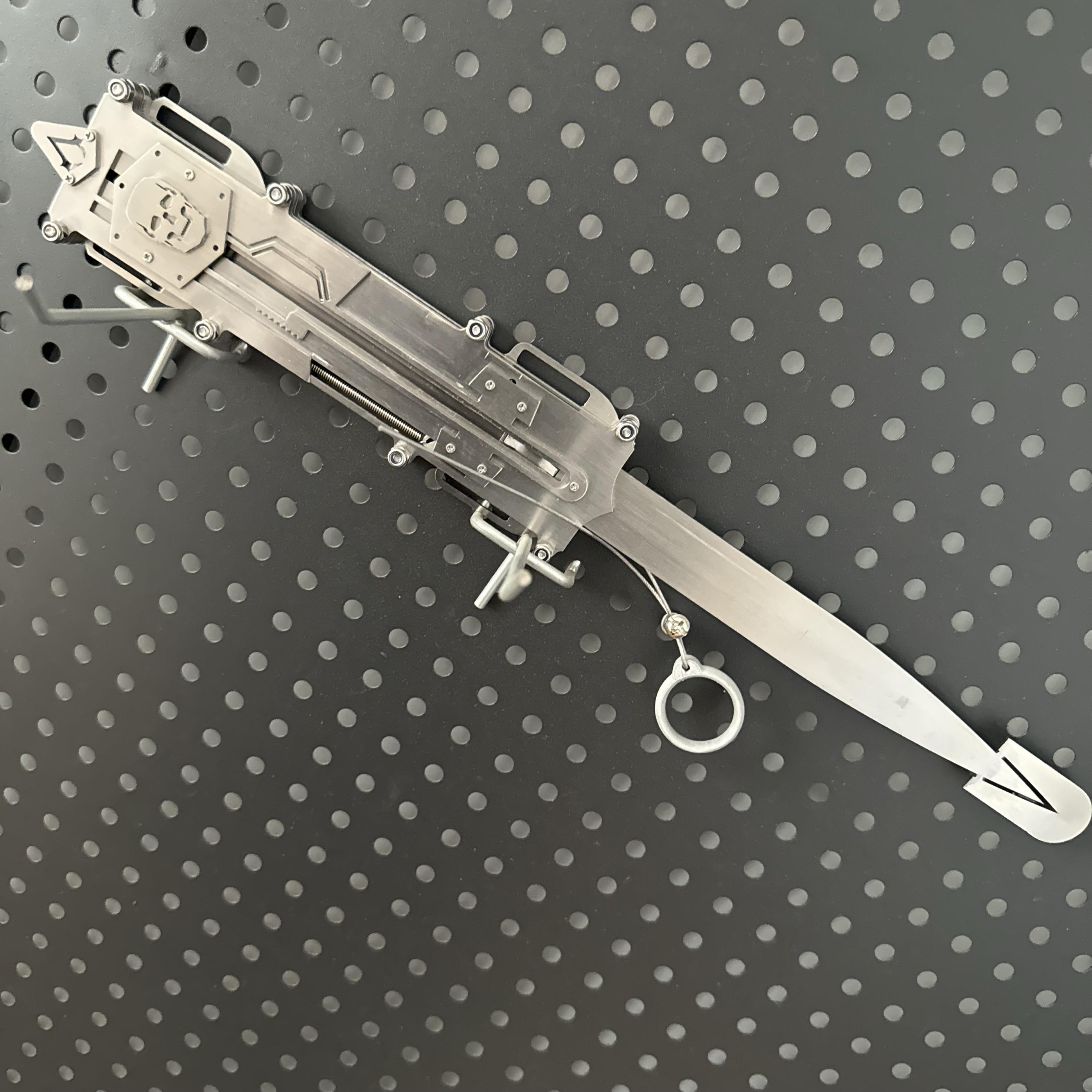 刺客信条不锈钢黑旗线控袖剑COSPLAY道具 袖剑可弹射舞台道具-淘宝网