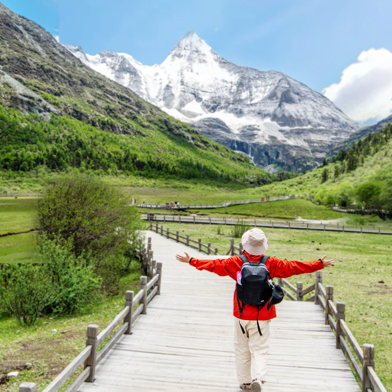 轻马旅行2-4人小团成都稻城亚丁理塘6日游川西跟团游越野摄影领队