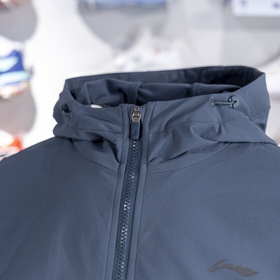 
Li Ning plush jacket for men 2024 winter fitness series warm waterproof sports windbreaker AFDU525