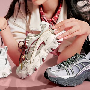 
Genuine Li Ning Cat Claw LITE3 2026 New Year Style Strawberry Bear Trendy Fashion Sports and Casual Shoes AGCW004