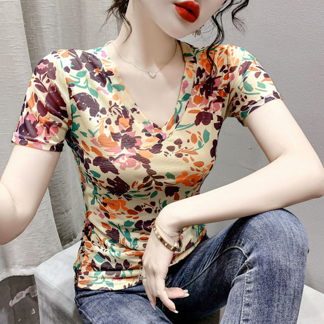 Printed temperament V-neck T-shirt for women's short-sleeved summer European style tie-dye mesh top slim and versatile half-sleeved shirt
