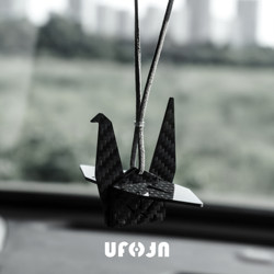 Carbon Fiber Paper Crane Car Pendant, Original High-End Style, Men's Car Hanging Ornament, New Rearview Mirror Decoration, Gift Idea