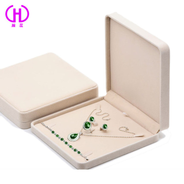 High-end velvet jewelry box, ring, earrings, bracelet, necklace box, 4-piece set box, pearl necklace packaging box