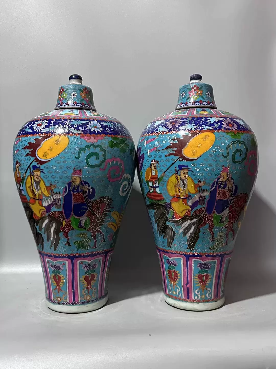 中国古玩 青花釉裏紅透彫花弁麒麟紋壺 唐物 飾壺 花瓶 時代物 古美術 骨董品 中国古玩 青花釉裏紅透彫花弁麒麟紋壺 唐物 飾壺 花瓶