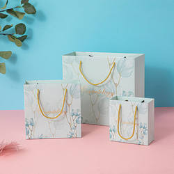 ins High-End Gift Bags, Holiday Gifts, Clothing, Cosmetics, Bags, Handbags, Exquisite White Cardboard Gift Packaging Bags