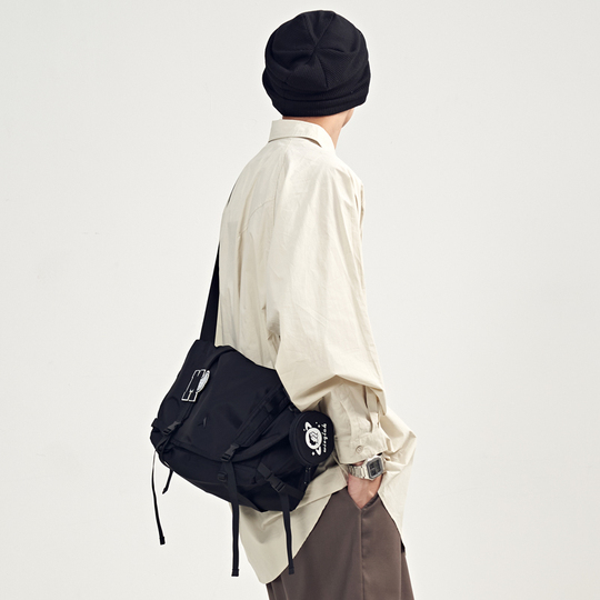 BORSA A TRACOLLA IN NYLON - Nero | Italia / Italy - Foto 11