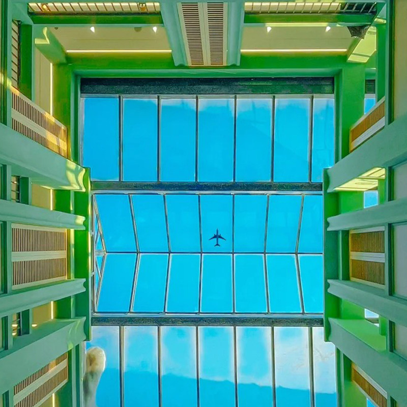 烟台养马岛果冻海+渔人码头+东炮台+烟台山+朝阳街,打卡入海铁轨