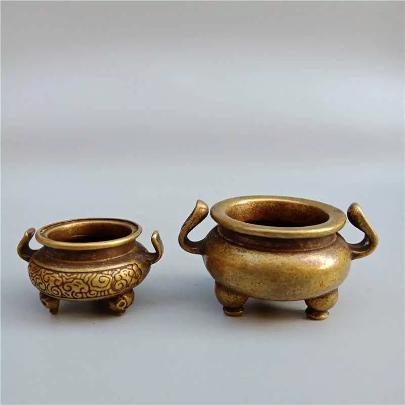仿古三足鼎朝冠耳一炷小香炉文房雕刻花精美