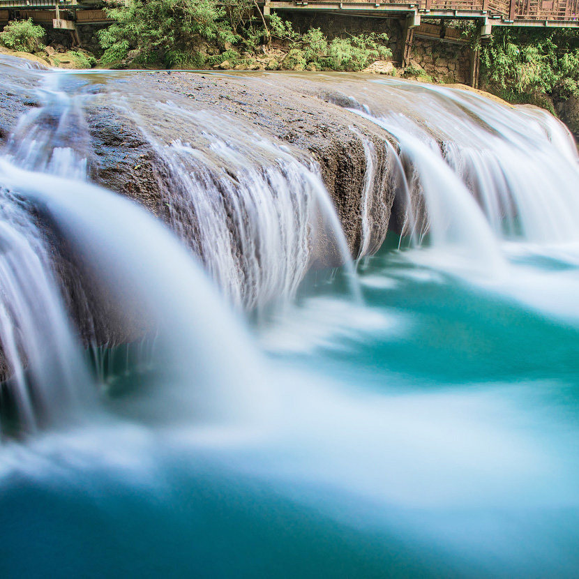 贵州贵阳到黄果树梵净山小七孔西江千户苗寨天眼7日6晚自由行