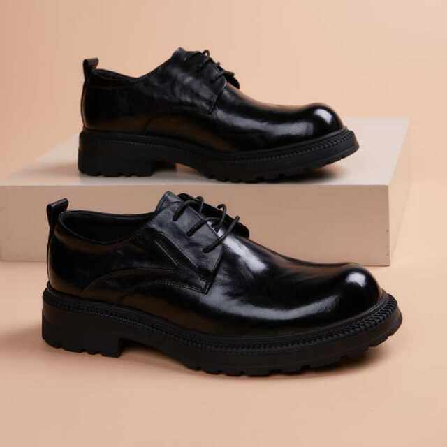 Men's Quality Cowhide Shoes Rubber Sole And First layer In pig Insole
