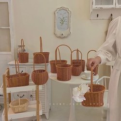Rattan Woven Hand-Held Flower Arrangement, Imitation Rattan Hand-Woven Flower Shop Wicker Basket, Living Room Decoration, Photo Shoot, Pastoral Basket