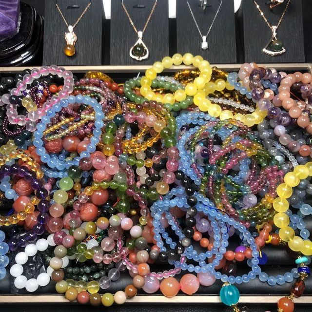 
Aurora Super Seven Gold Strawberry Tourmaline Gold Sun Aquamarine Moonstone Blonde Crystal Rabbit Hair Citrine Sea Pattern Stone