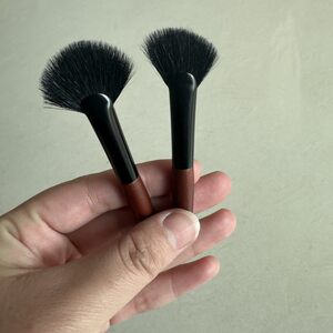 
Cangzhou mini round fan-shaped highlight brush residual powder brush brightening brush super soft animal hair wool makeup brush tool