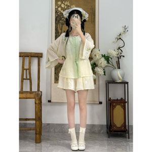 
Original Hanfu, feminine and masculine elements, Song Dynasty embroidered crew neck shirt, suspenders, short culottes, Tencel daily commuting summer suit
