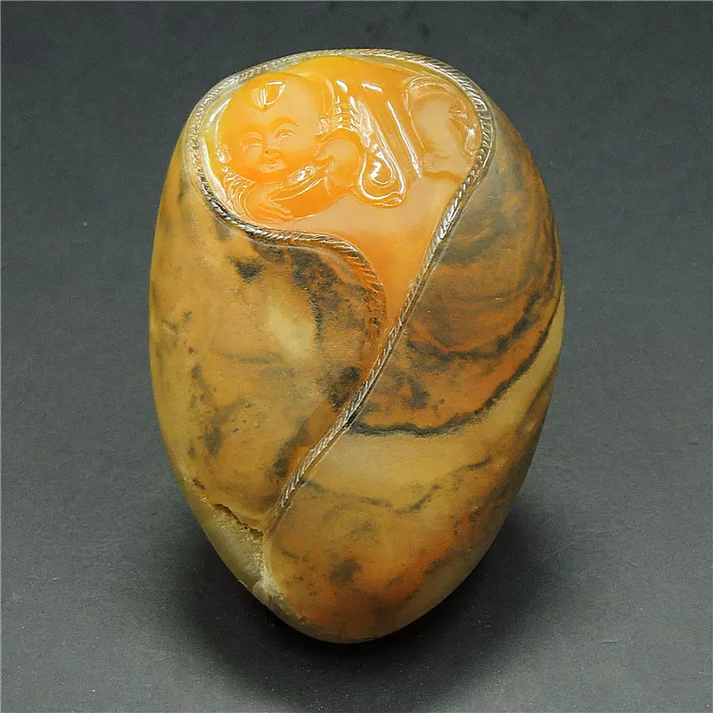 天然原石　黃龍玉 天然の原石 黃龍玉