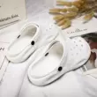 Dép Sandal Mùa Hè Y Tá Bệnh Viện Hai Mang Crocs đế dày màu trắng Phòng mổ Y tế Nam Nữ Đứng lâu Không Mệt Nửa Kéo