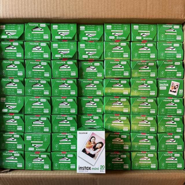 Fuji Polaroid Photo Paper mini7/9/11/12/40/90mini universal white edge three-inch new date box