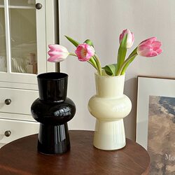 Vintage Glass Vase with an Instagram-Worthy Aesthetic for Fresh Flowers, Dried Flowers, and Hydroponic Plants; a Decorative Piece for Living Room, Dining Table, and Bedroom